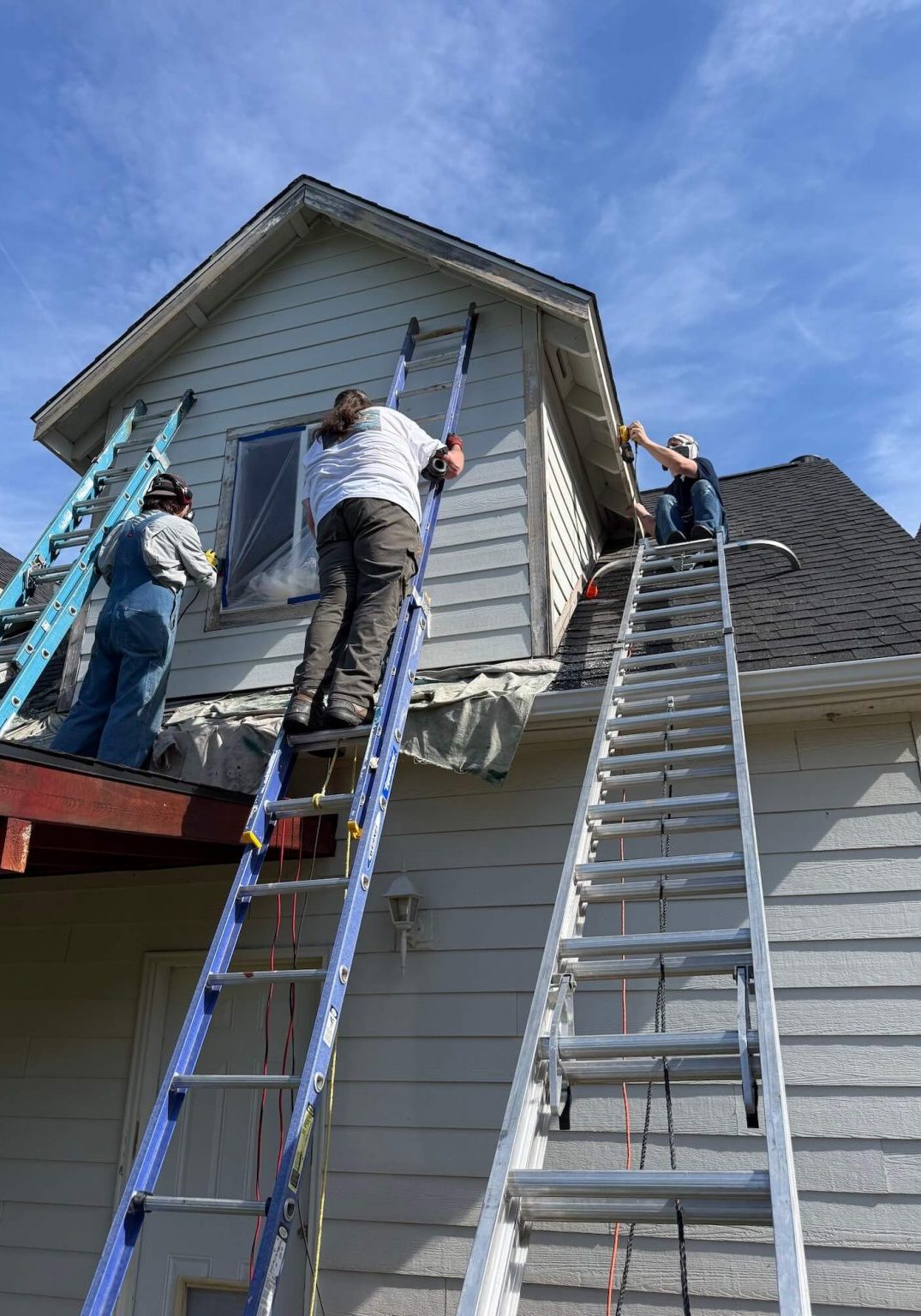 Full Bloom crew finishing a Hood River home exterior